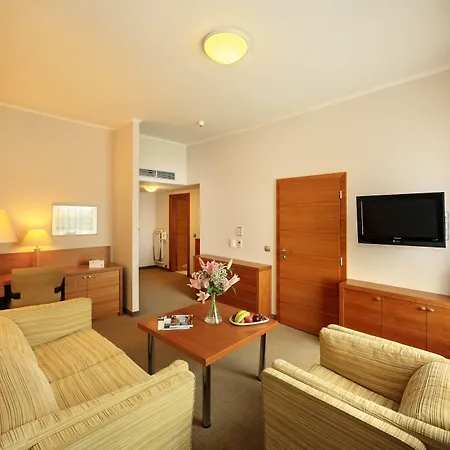 Hotel Grand International - Czech Leading